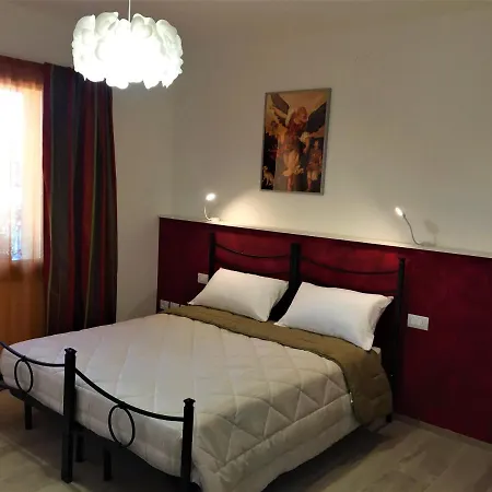 Couette-café L'arte è Di Casa 3*